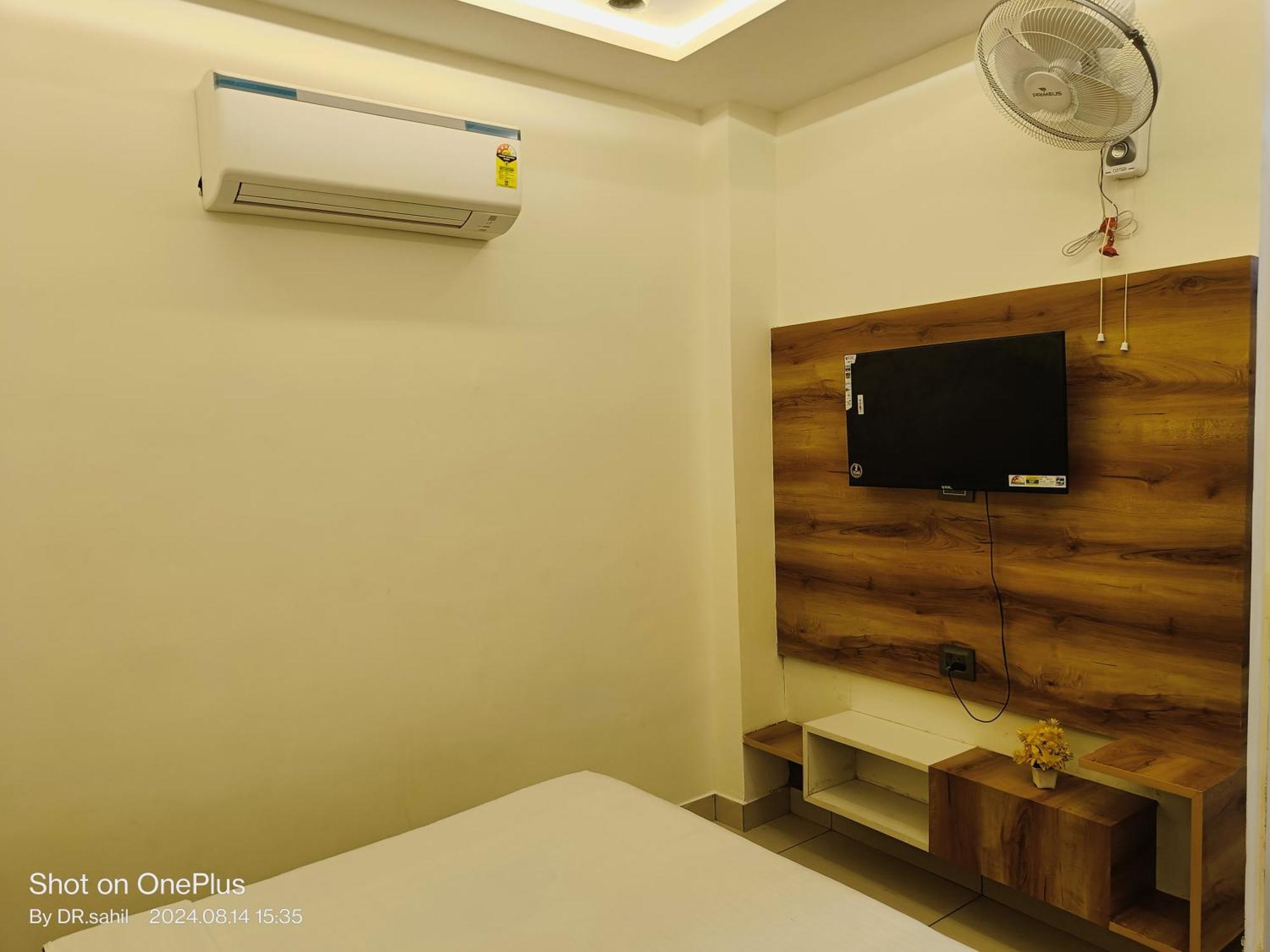 G Vibes Guest House Агра Экстерьер фото